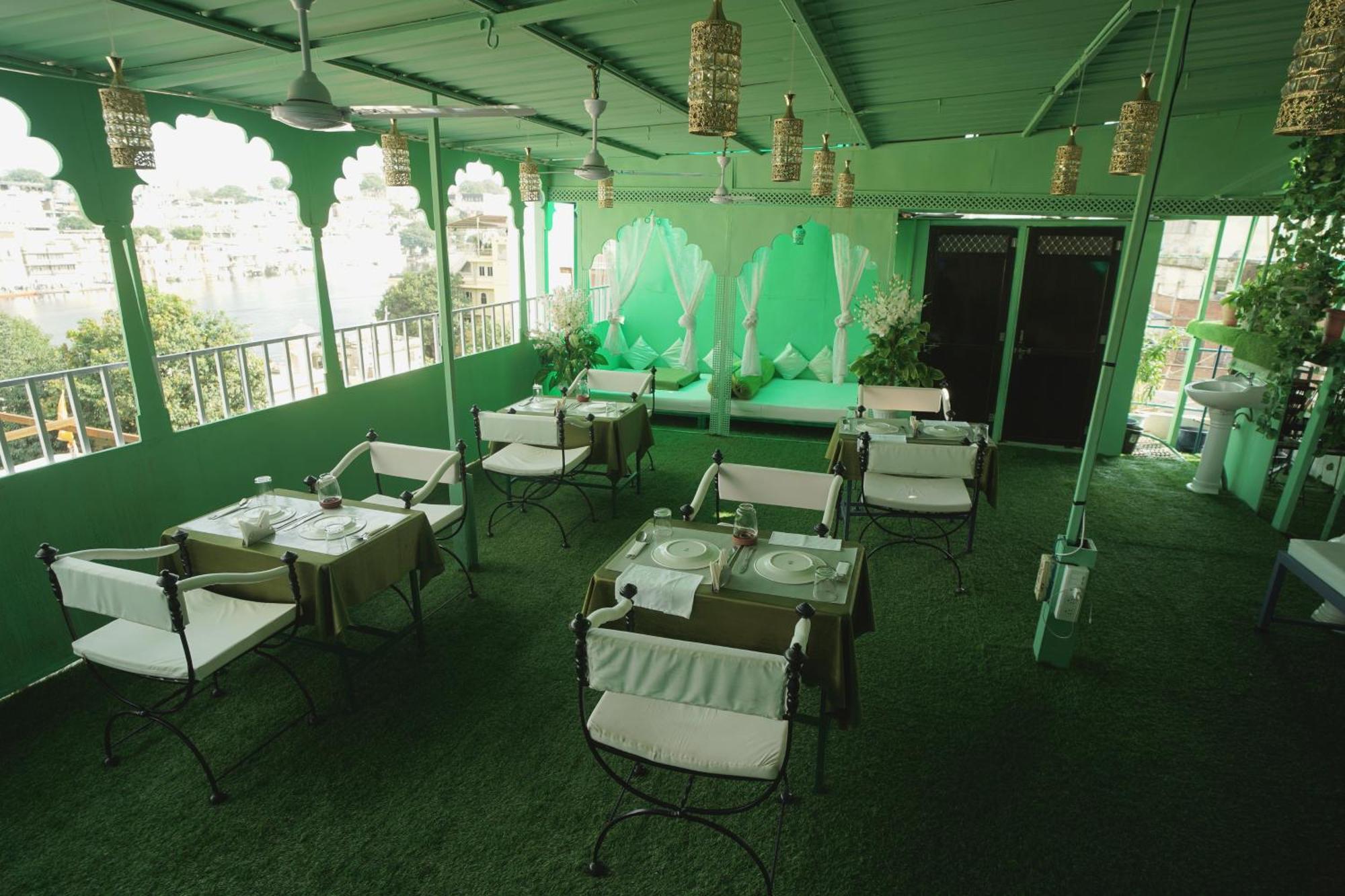 אודייפור Island Tower Guest House מראה חיצוני תמונה