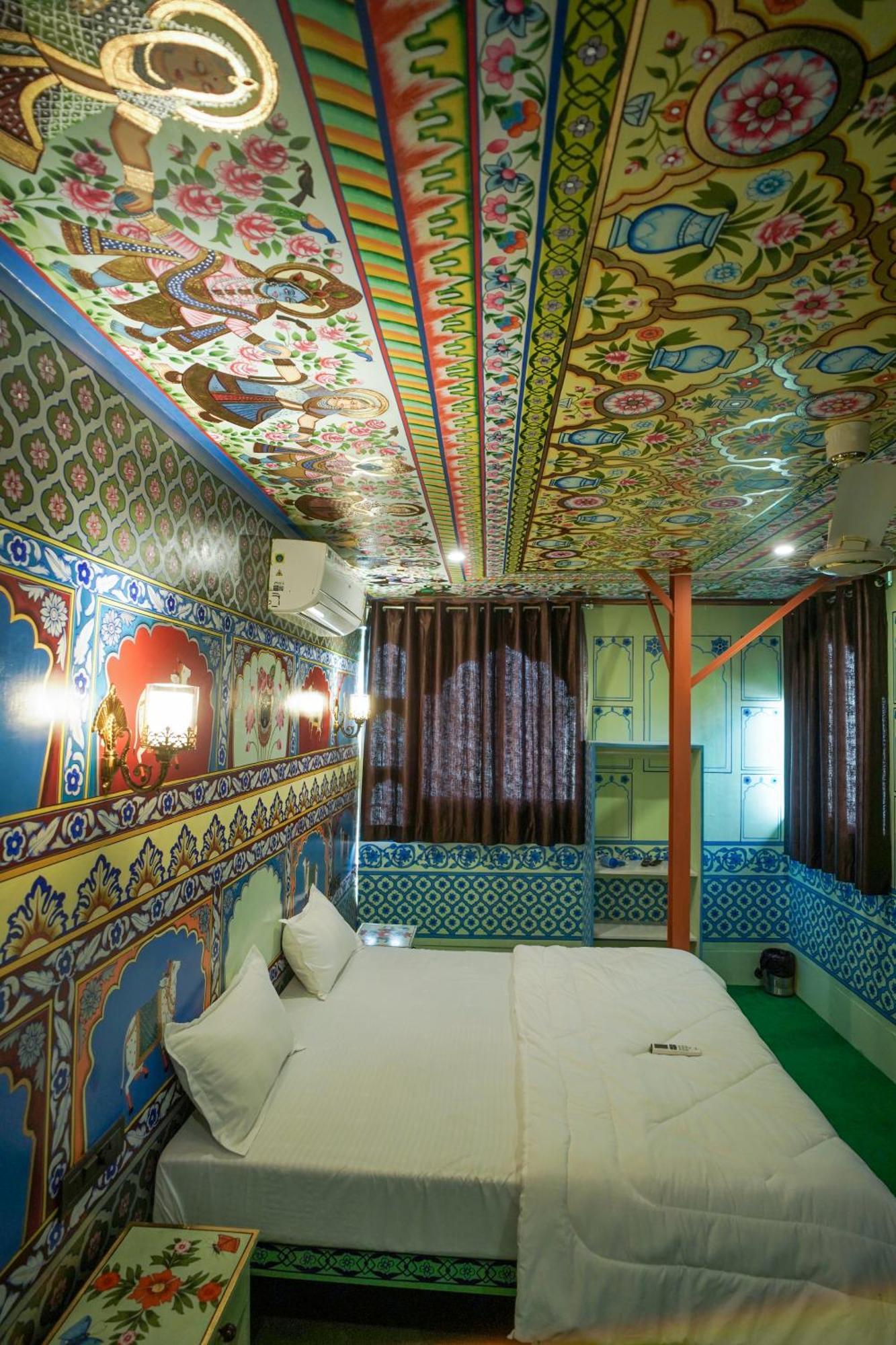 אודייפור Island Tower Guest House מראה חיצוני תמונה
